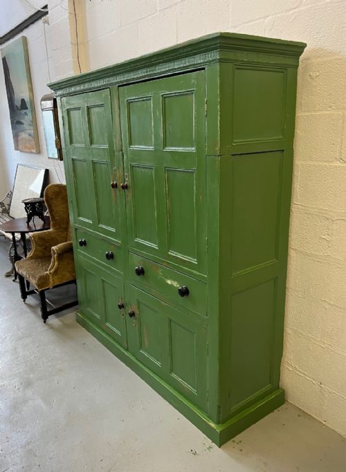 AN EARLY VICTORIAN VERDIGRIS GREEN PAINTED HOUSEKEEPERS CUPBOARD C1840 - ADDITIONAL PHOTO 6