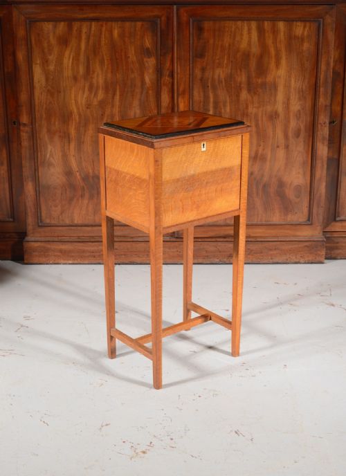 AN ARTS AND CRAFTS COTSWOLD SCHOOL PARQUETRY INLAID OAK AND SPECIMEN WOOD WORK TABLE C1910 - ADDITIONAL PHOTO 3