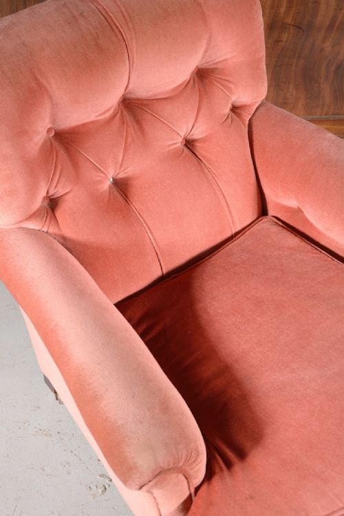 A VICTORIAN HOWARD SONS STYLE BUTTON BACK ARMCHAIR C1890 - ADDITIONAL PHOTO 6