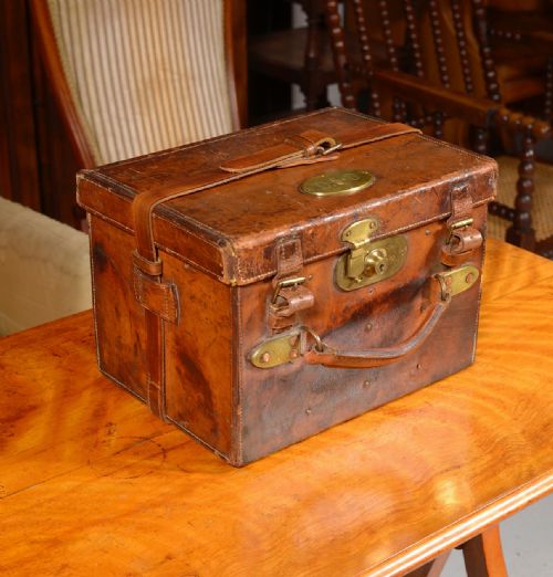 a large victorian leather 400 shotgun cartridge magazine initialled dso c1880 - CATEGORY: ANTIQUE BOXES - DATED VICTORIAN