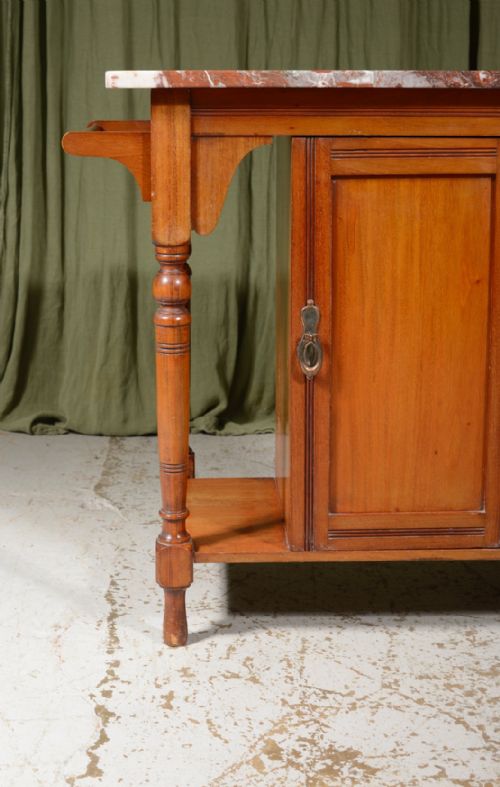 A SMALL AESTHETIC MOVEMENT MARBLE TOPPED WALNUT WASHSTAND ATTRIBUTED TO JAS SHOOLBRED LONDON C1880 - ADDITIONAL PHOTO 1