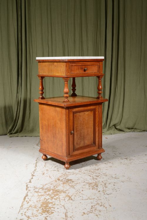 A MARBLE TOPPED WALNUT BEDSIDE OR SIDE TABLE BY GUSTAV KNAUER BERLIN C1870 - ADDITIONAL PHOTO 2