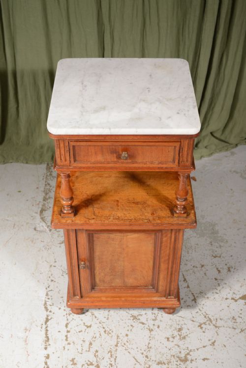 A MARBLE TOPPED WALNUT BEDSIDE OR SIDE TABLE BY GUSTAV KNAUER BERLIN C1870 - ADDITIONAL PHOTO 9