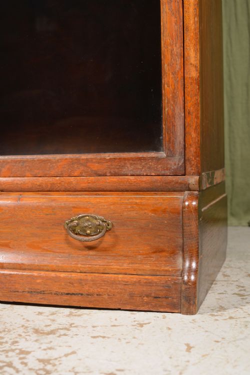 A GOLDEN OAK SECTIONAL GLAZED BARRISTERS BOOKCASE GLOBE WERNICKE TYPE C1920 - ADDITIONAL PHOTO 3