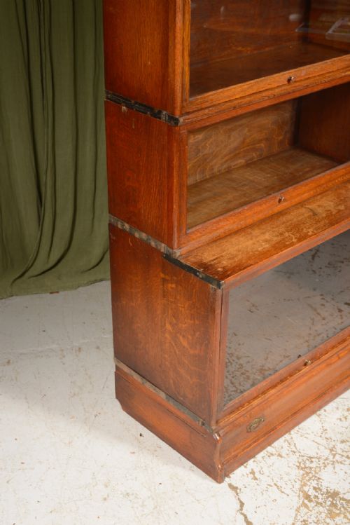 A GOLDEN OAK SECTIONAL GLAZED BARRISTERS BOOKCASE GLOBE WERNICKE TYPE C1920 - ADDITIONAL PHOTO 5
