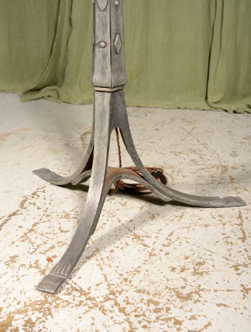 AN ARTS CRAFTS WROUGHT IRON STANDARD LAMP IN THE MANNER OF CFA VOYSEY C1900 - ADDITIONAL PHOTO 3