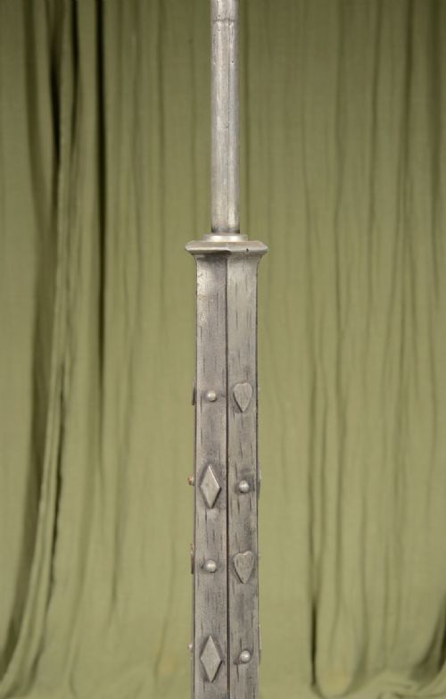 AN ARTS CRAFTS WROUGHT IRON STANDARD LAMP IN THE MANNER OF CFA VOYSEY C1900 - ADDITIONAL PHOTO 7