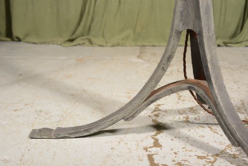 AN ARTS CRAFTS WROUGHT IRON STANDARD LAMP IN THE MANNER OF CFA VOYSEY C1900 - ADDITIONAL PHOTO 8