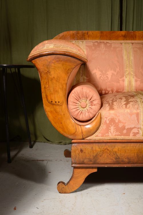 A BIEDERMEIER BURR WALNUT SOFA C1840 - ADDITIONAL PHOTO 1