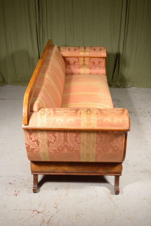 A BIEDERMEIER BURR WALNUT SOFA C1840 - ADDITIONAL PHOTO 4