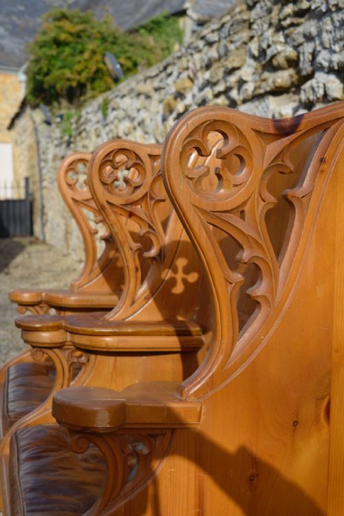 A GOTHIC REVIVAL PINE TWO SEATER WINGBACK SETTLE HALL SEAT C1890 - ADDITIONAL PHOTO 5
