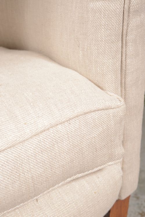 A GEORGE III MAHOGANY BARREL BACK ARMCHAIR FRESHLY UPHOLSTERED IN GREY LINEN C1750 - ADDITIONAL PHOTO 8