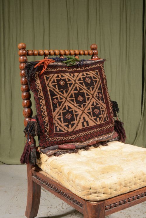 AN ANTIQUE AFGHAN KILIM CARPET CUSHION C1920 - ADDITIONAL PHOTO 2