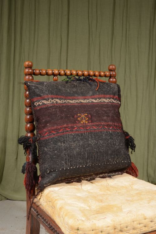 AN ANTIQUE AFGHAN KILIM CARPET CUSHION C1920 - ADDITIONAL PHOTO 5