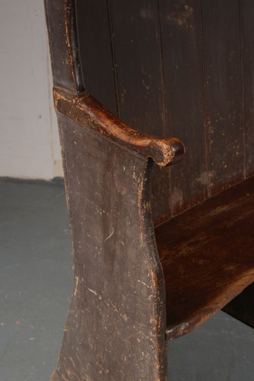 A GEORGE III WEST COUNTRY ELM AND PAINTED PINE TAVERN OR PUB SETTLE C17801810 - ADDITIONAL PHOTO 1