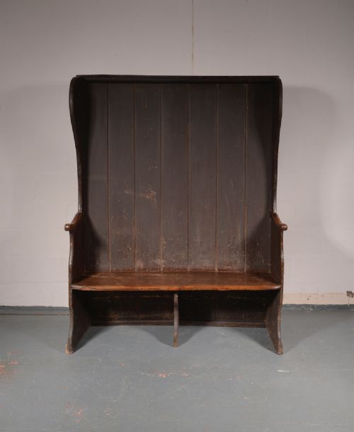 A GEORGE III WEST COUNTRY ELM AND PAINTED PINE TAVERN OR PUB SETTLE C17801810 - ADDITIONAL PHOTO 3