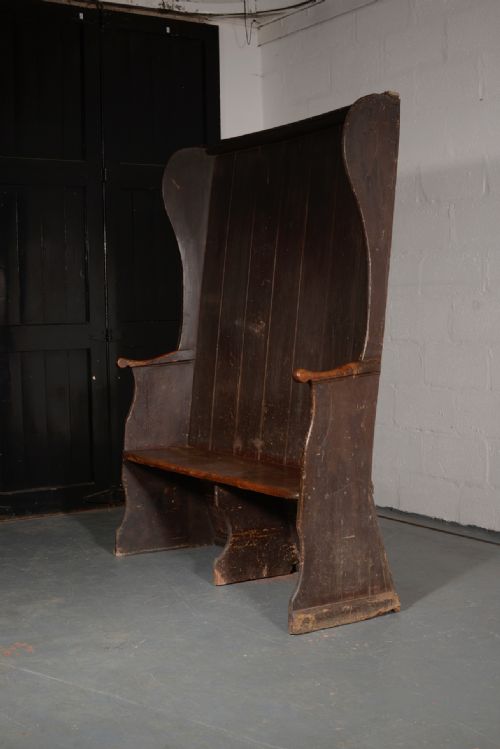 A GEORGE III WEST COUNTRY ELM AND PAINTED PINE TAVERN OR PUB SETTLE C17801810 - ADDITIONAL PHOTO 4