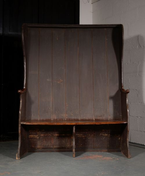 A GEORGE III WEST COUNTRY ELM AND PAINTED PINE TAVERN OR PUB SETTLE C17801810 - ADDITIONAL PHOTO 6