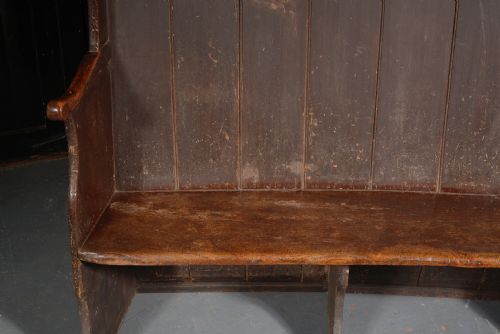 A GEORGE III WEST COUNTRY ELM AND PAINTED PINE TAVERN OR PUB SETTLE C17801810 - ADDITIONAL PHOTO 10