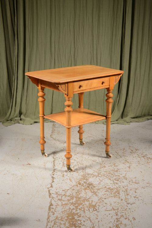 a victorian satin birch table attributed to holland sons c1870 - CATEGORY: ANTIQUE TABLES - DATED 19TH CENTURY