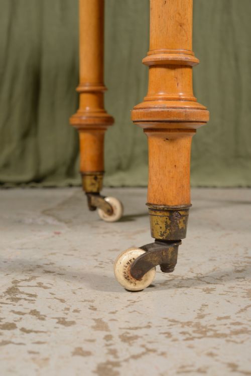 A VICTORIAN SATIN BIRCH TABLE ATTRIBUTED TO HOLLAND SONS C1870 - ADDITIONAL PHOTO 5