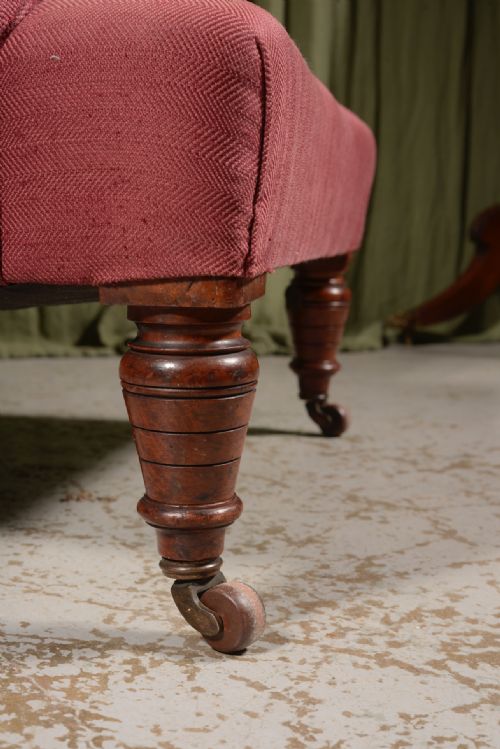 A VICTORIAN EASY ARMCHAIR IN LIGHT RED UPHOLSTERY C1890 - ADDITIONAL PHOTO 2