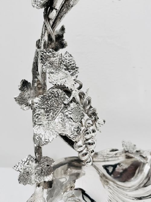 VICTORIAN SILVER PLATED GRAPES STAND C1880 - ADDITIONAL PHOTO 1