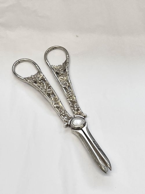 VICTORIAN SILVER PLATED GRAPES STAND C1880 - ADDITIONAL PHOTO 5