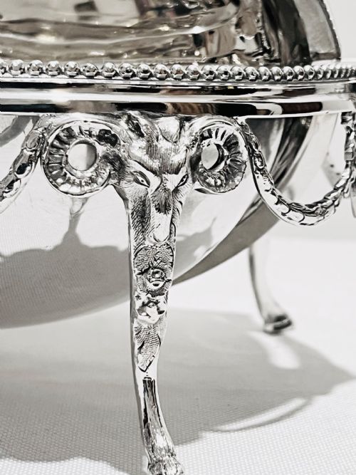 VICTORIAN SILVER PLATED ROLLOVER OVAL BUTTER DISH WITH HOOF FEET BELOW FIGURAL RAMS HEADS - ADDITIONAL PHOTO 2