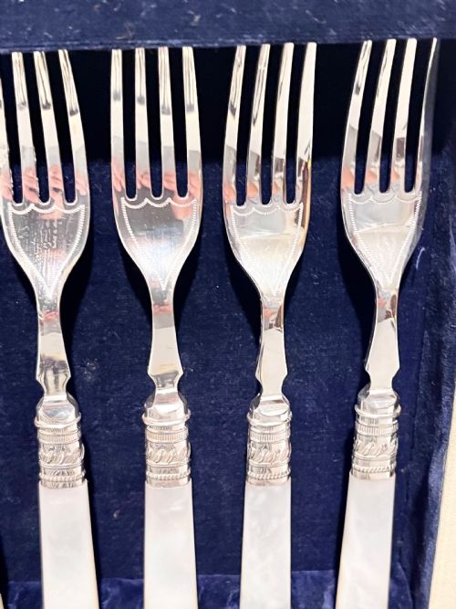 ANTIQUE SILVER PLATED AND MOTHER OF PEARL HANDLED FRUIT KNIVES FORKS C1880 - ADDITIONAL PHOTO 1