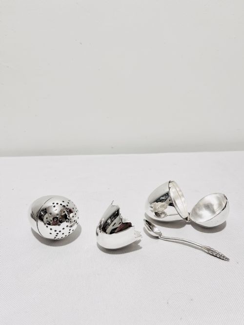 NOVELTY SILVER PLATED CRUET BY MAPPIN WEBB C1880 - ADDITIONAL PHOTO 4