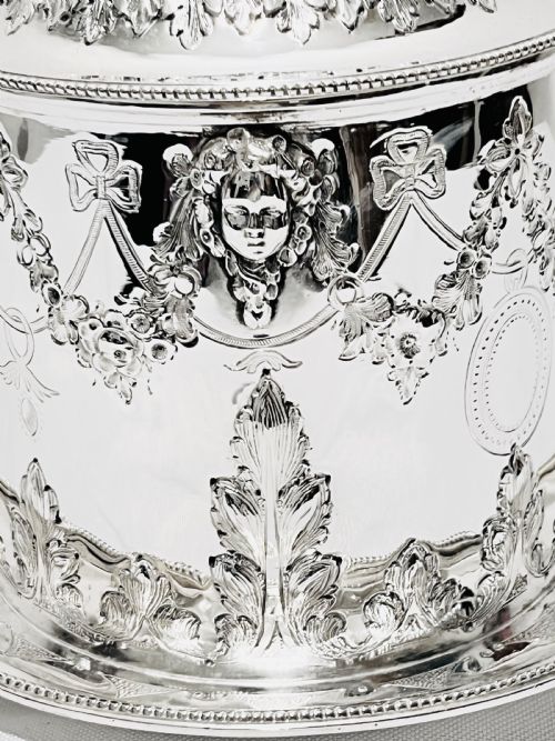 HANDSOME SILVER PLATED BISCUIT BOX BY MARTIN HALL CO C1880 - ADDITIONAL PHOTO 3