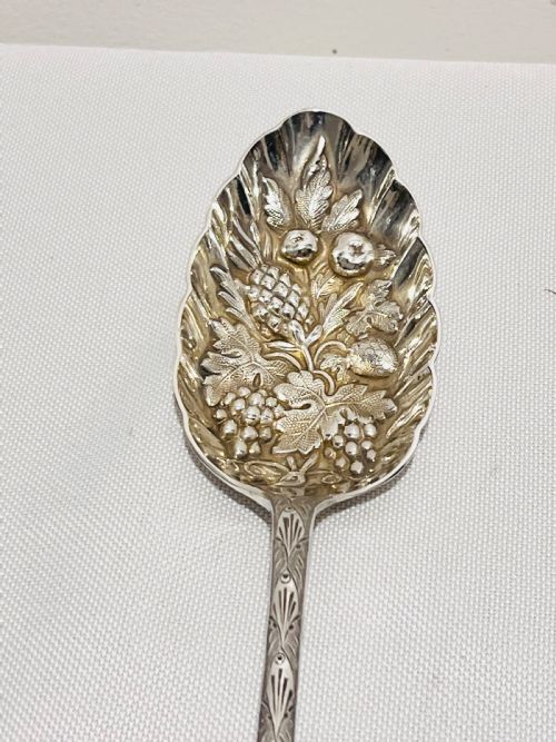 ANTIQUE SILVER PLATED FRUIT SERVING SPOONS C1880 BY WALKER HALL - ADDITIONAL PHOTO 5