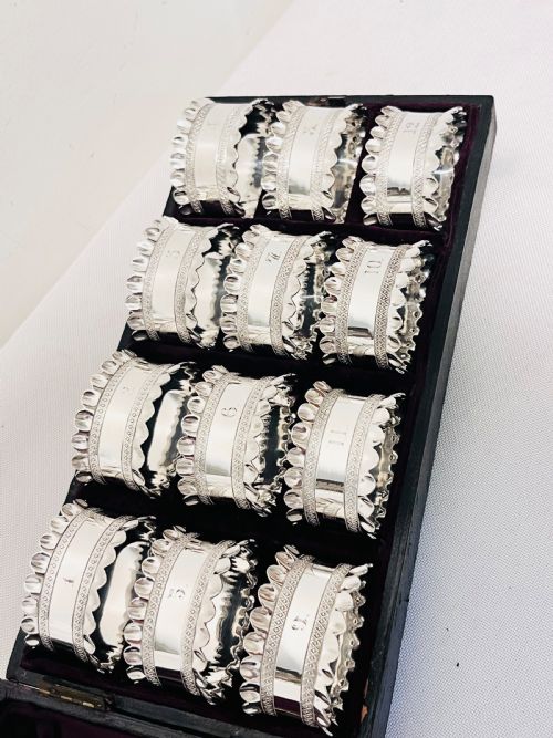 SET OF 12 BOXED ANTIQUE SILVER PLATED NAPKIN RINGS C1900 - ADDITIONAL PHOTO 3