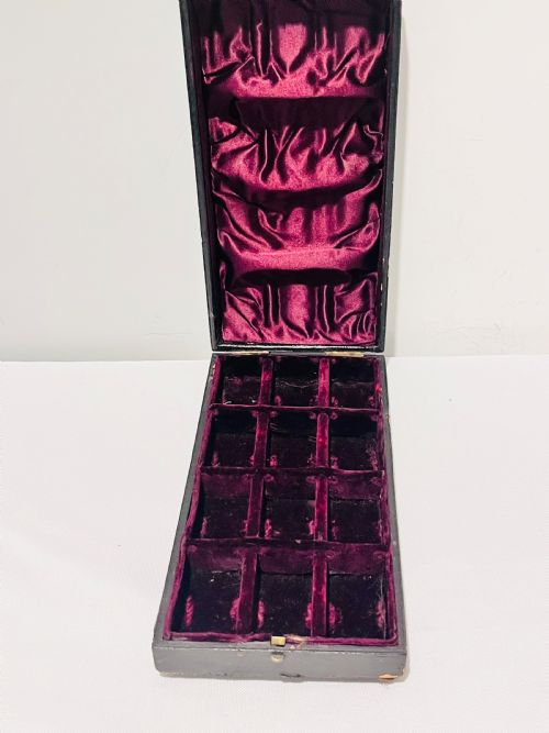SET OF 12 BOXED ANTIQUE SILVER PLATED NAPKIN RINGS C1900 - ADDITIONAL PHOTO 7