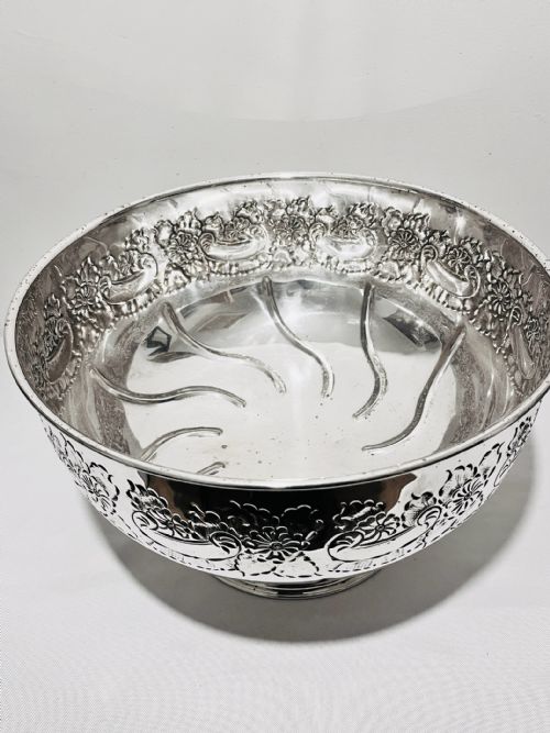 VINTAGE C1940 LARGE SILVER PLATED PUNCH BOWL - ADDITIONAL PHOTO 3