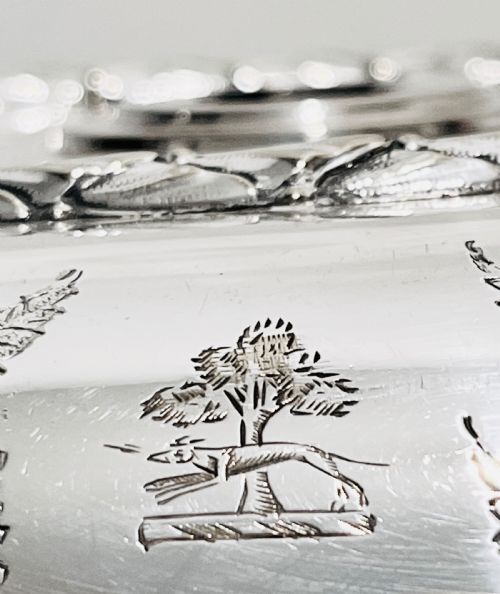 ANTIQUE SILVER PLATED PAIR OF ENTREE DISHES WITH DEER KEYS C1880 - ADDITIONAL PHOTO 3