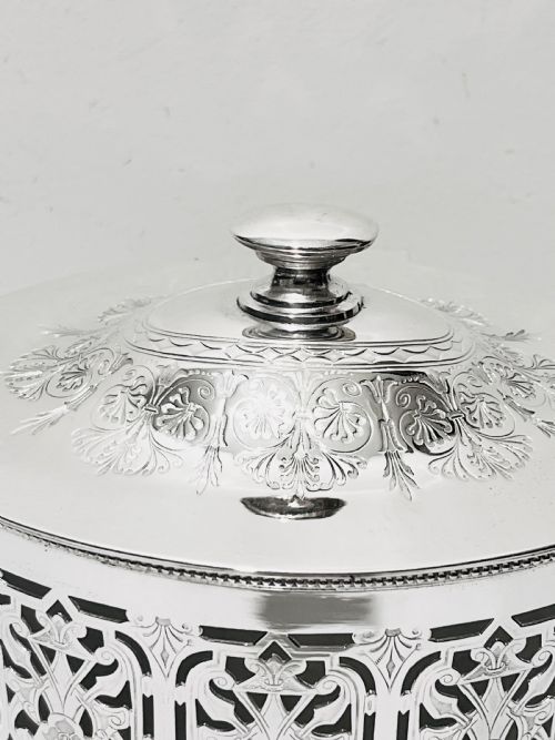 ANTIQUE SILVER PLATED OVAL BISCUIT BOX WITH ORIGINAL LINER C1880 - ADDITIONAL PHOTO 4