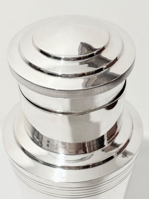 KEITH MURRAY DESIGNED FOR MAPPIN WEBB SILVER PLATED COCKTAIL SHAKER C1930 - ADDITIONAL PHOTO 2