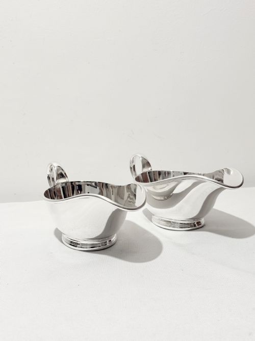 ANTIQUE SILVER PLATED PAIR OF GRAVY BOATS BY MAPPIN WEBB C1910 - ADDITIONAL PHOTO 1