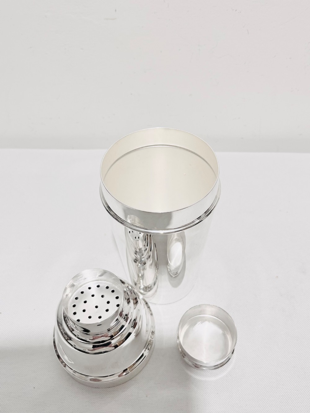 Mappin & Webb silver plated cocktail shaker c1930 View III
