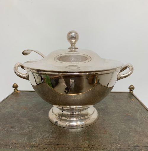 IMPRESSIVE 19THC SILVER PLATED TWO HANDLED TUREEN OR PUNCH BOWL BY DANIEL AND ARTER OF BIRMINGHAM PLUS SERVING LADLE - ADDITIONAL PHOTO 2