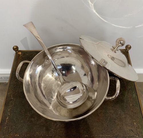 IMPRESSIVE 19THC SILVER PLATED TWO HANDLED TUREEN OR PUNCH BOWL BY DANIEL AND ARTER OF BIRMINGHAM PLUS SERVING LADLE - ADDITIONAL PHOTO 5