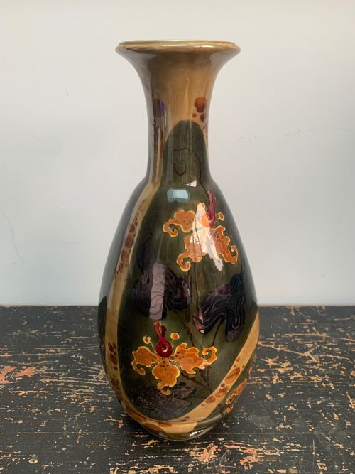 A BEAUTIFUL ART NOUVEAU PERGAMON VASE MODEL NUMBER 6146 DESIGNED BY ERNST WAHLISS FOR TURN VIENNA CIRCA 1918 - ADDITIONAL PHOTO 1