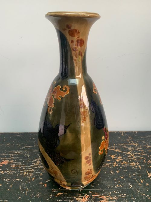 A BEAUTIFUL ART NOUVEAU PERGAMON VASE MODEL NUMBER 6146 DESIGNED BY ERNST WAHLISS FOR TURN VIENNA CIRCA 1918 - ADDITIONAL PHOTO 3