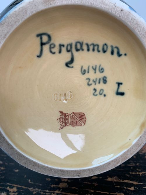 A BEAUTIFUL ART NOUVEAU PERGAMON VASE MODEL NUMBER 6146 DESIGNED BY ERNST WAHLISS FOR TURN VIENNA CIRCA 1918 - ADDITIONAL PHOTO 6