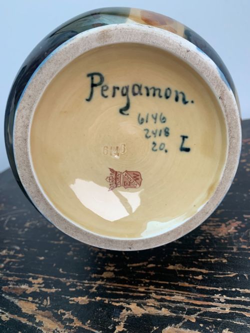 A BEAUTIFUL ART NOUVEAU PERGAMON VASE MODEL NUMBER 6146 DESIGNED BY ERNST WAHLISS FOR TURN VIENNA CIRCA 1918 - ADDITIONAL PHOTO 7