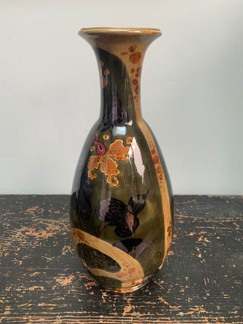 A BEAUTIFUL ART NOUVEAU PERGAMON VASE MODEL NUMBER 6146 DESIGNED BY ERNST WAHLISS FOR TURN VIENNA CIRCA 1918 - ADDITIONAL PHOTO 9