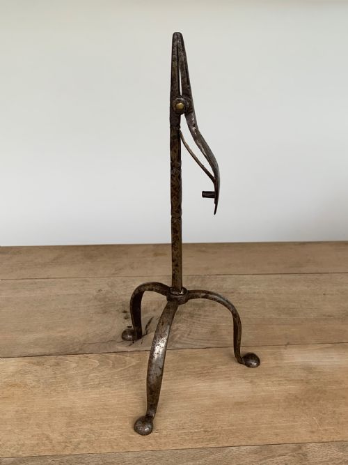 FINE AND RARE WELSH SPRUNG IRON RUSH LIGHT HOLDER - ADDITIONAL PHOTO 1