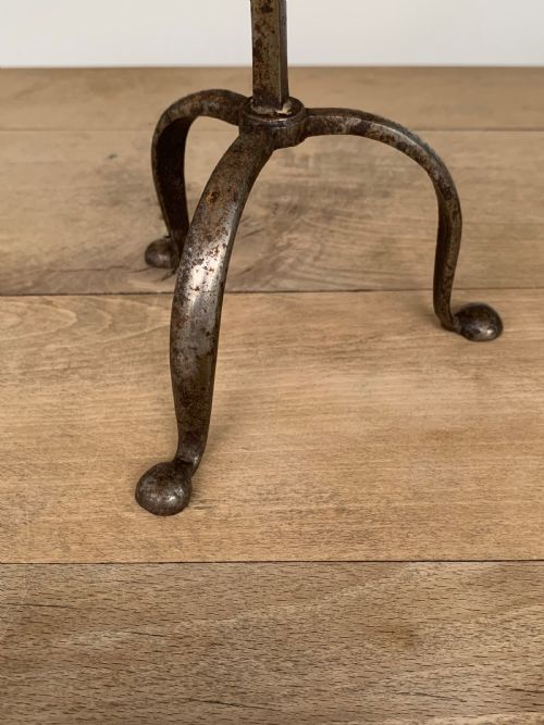FINE AND RARE WELSH SPRUNG IRON RUSH LIGHT HOLDER - ADDITIONAL PHOTO 3